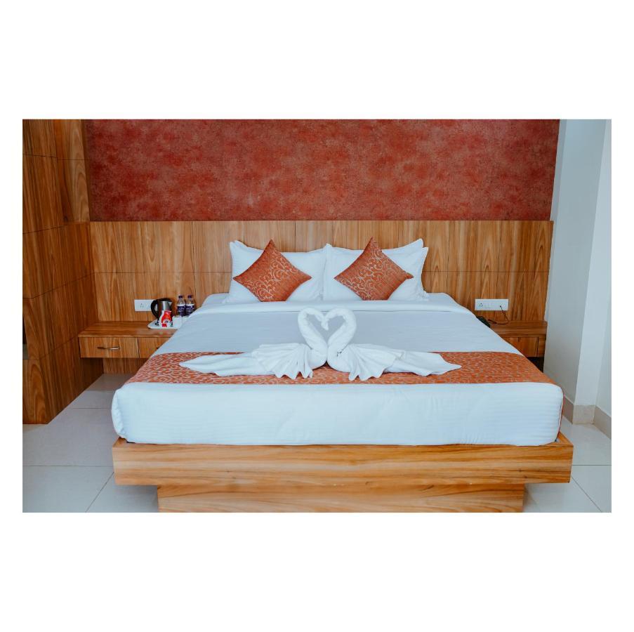 Hotel Dc Star Tarapith Exterior foto